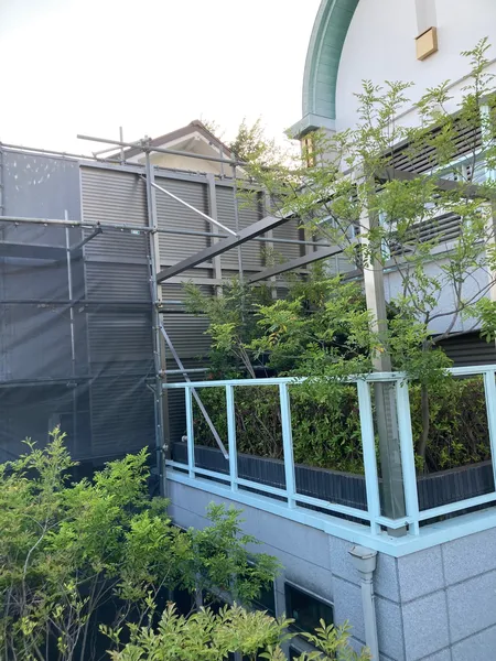 大型目隠しフェンス4m×4m及びアルミ角材補強架台工事