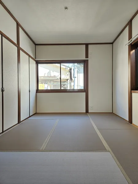 和室から洋室にリフォーム（施工前）